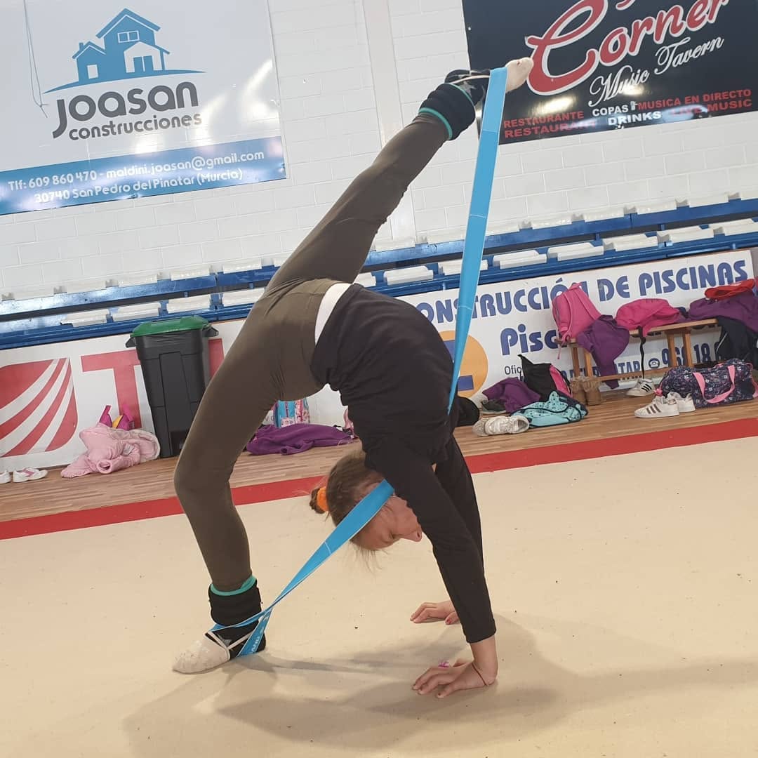 Gimnasta del grupo de Precompetición durante un entrenamiento