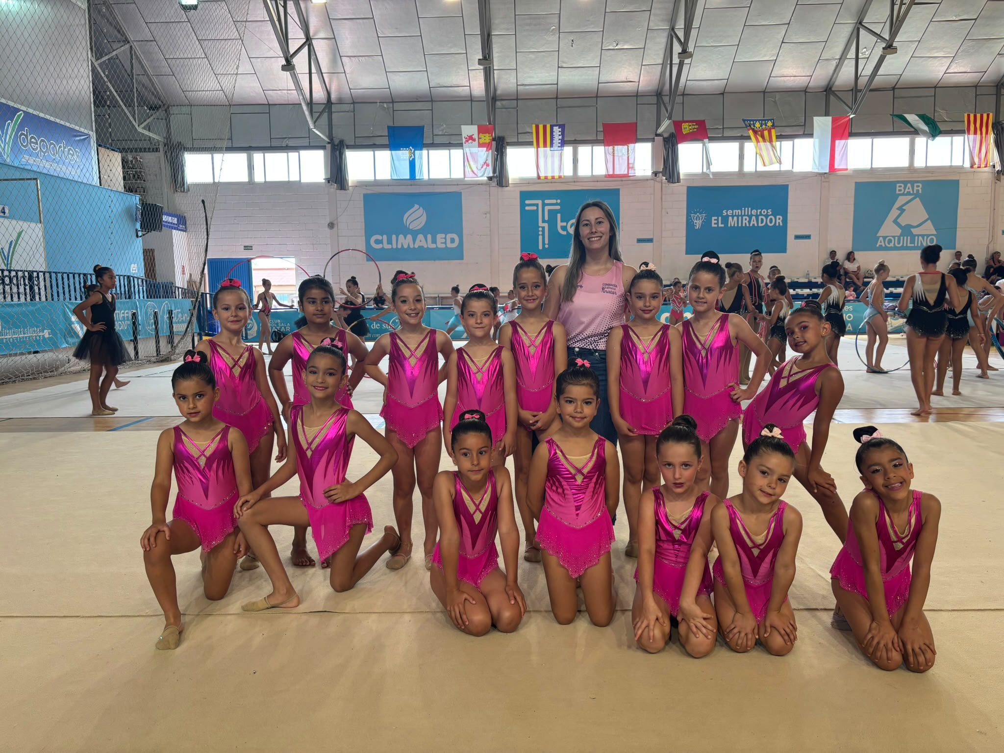 Gimnastas de Cantera en la exhibición de fin de curso